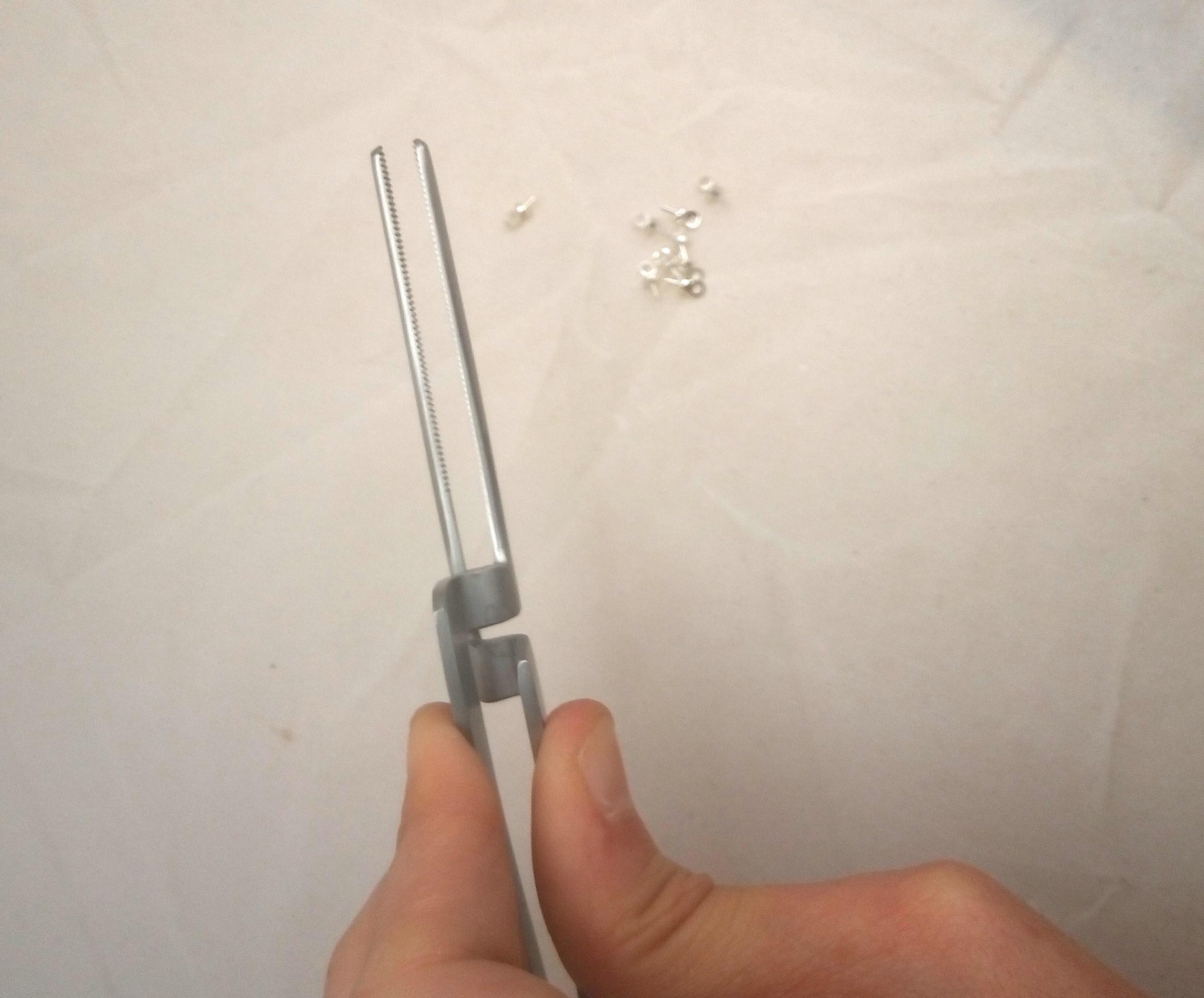 Çivi Tutucu Kilitli Pens